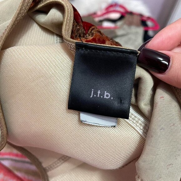 Cream and Burgundy Velvet Paisley Tank Top - Picture 6 of 7